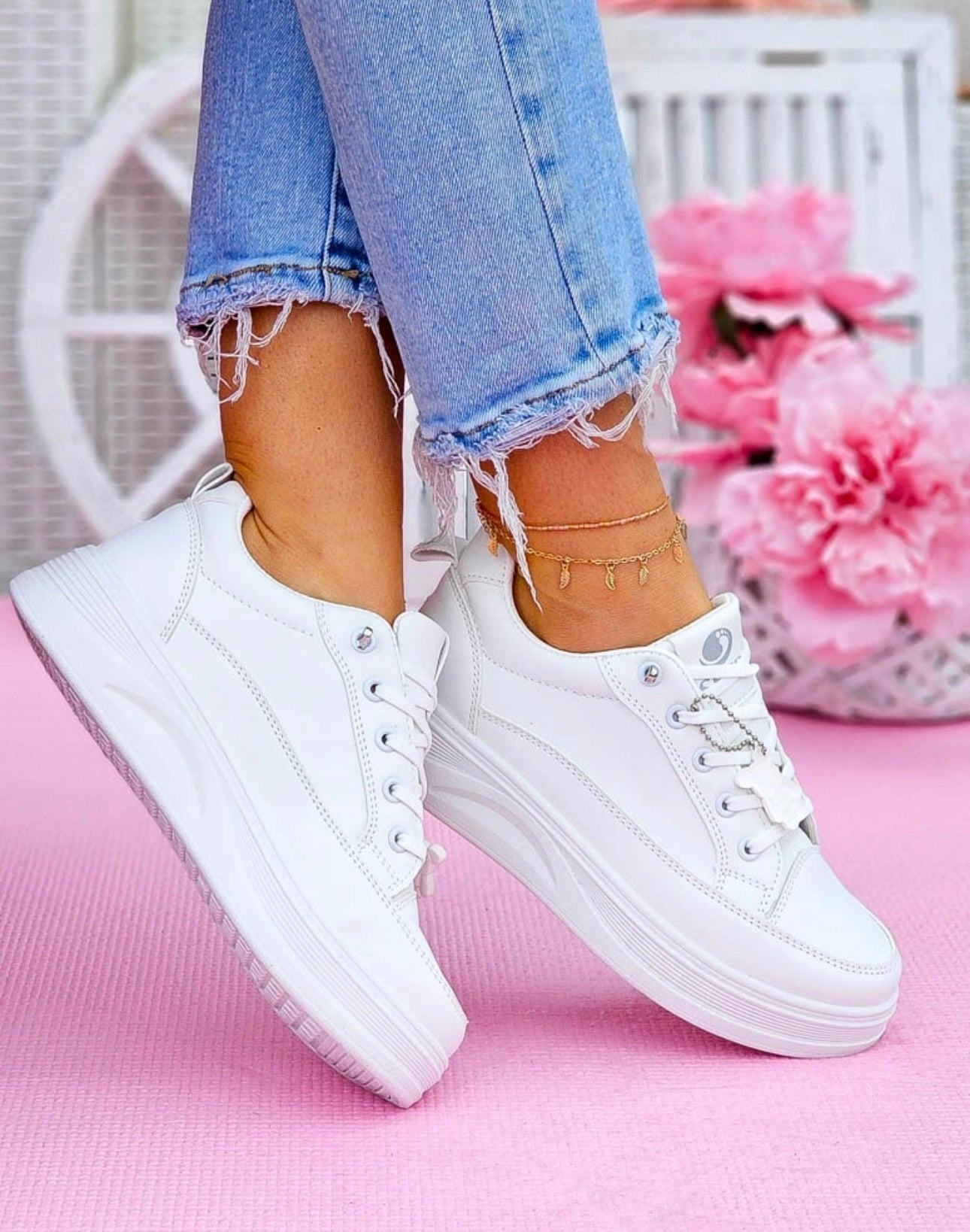 BEAR Sneakers